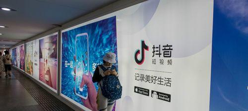 抖音和快手哪个更火流量更大？哪个变现更快？